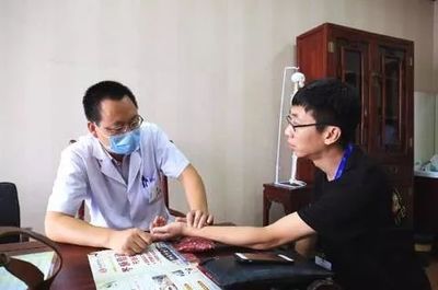 媒体聚焦中医药发展，神威大药房与中医堂展现“改革新城·筑梦热土”新风貌